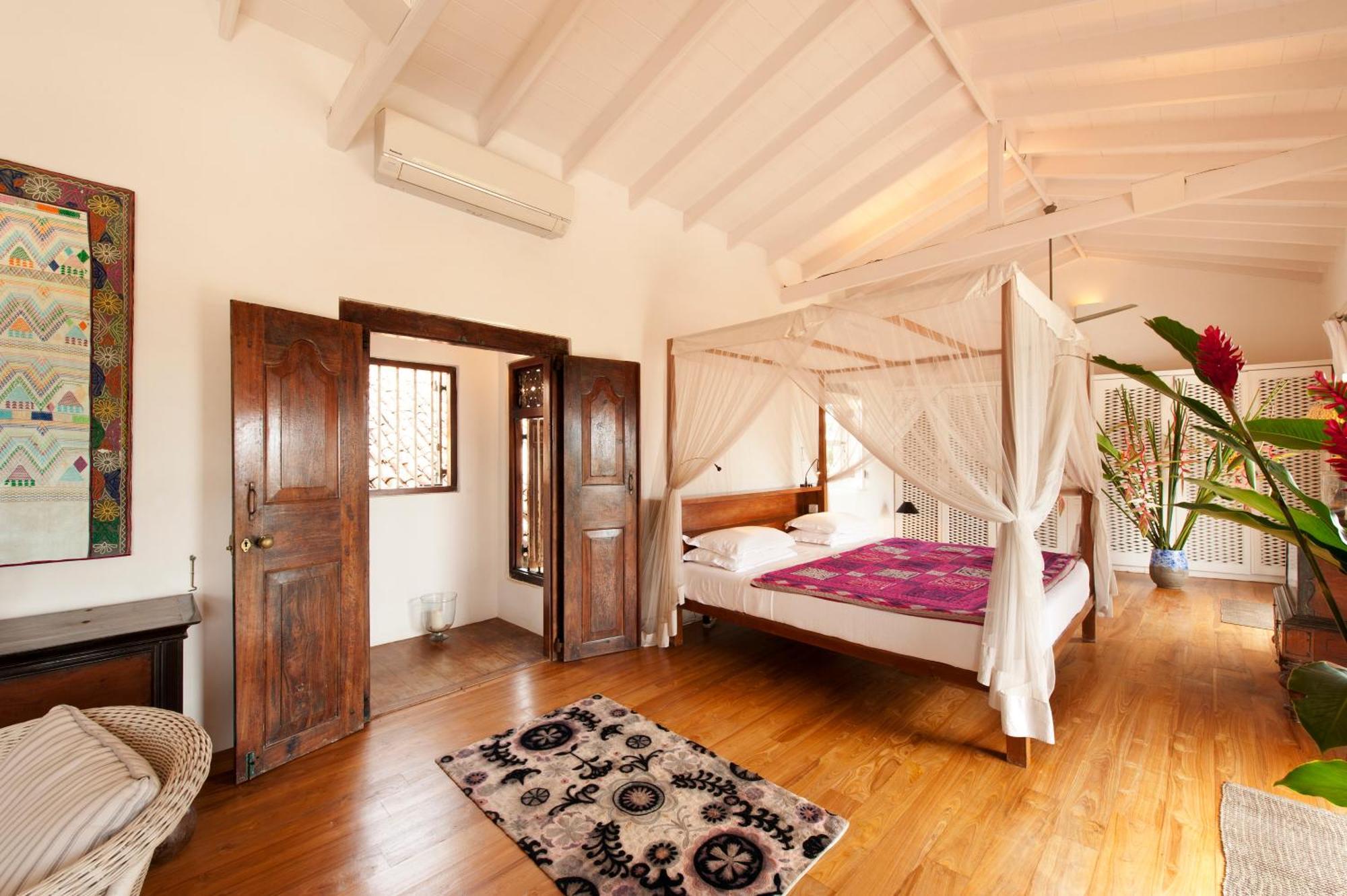 A 03 Bedroom Villa In Galle Fort With Roof Terrace & Pool Kültér fotó