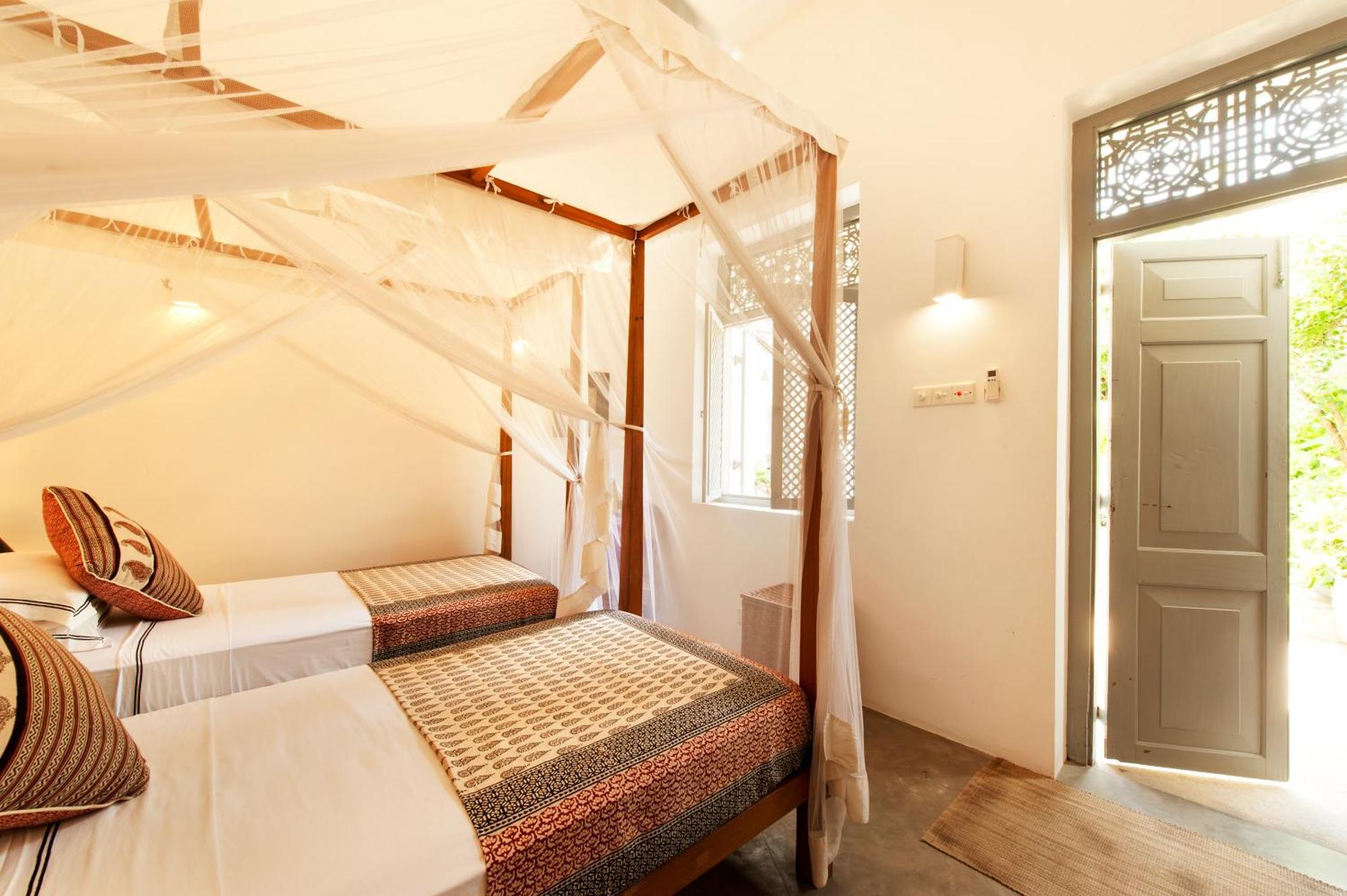 A 03 Bedroom Villa In Galle Fort With Roof Terrace & Pool Kültér fotó