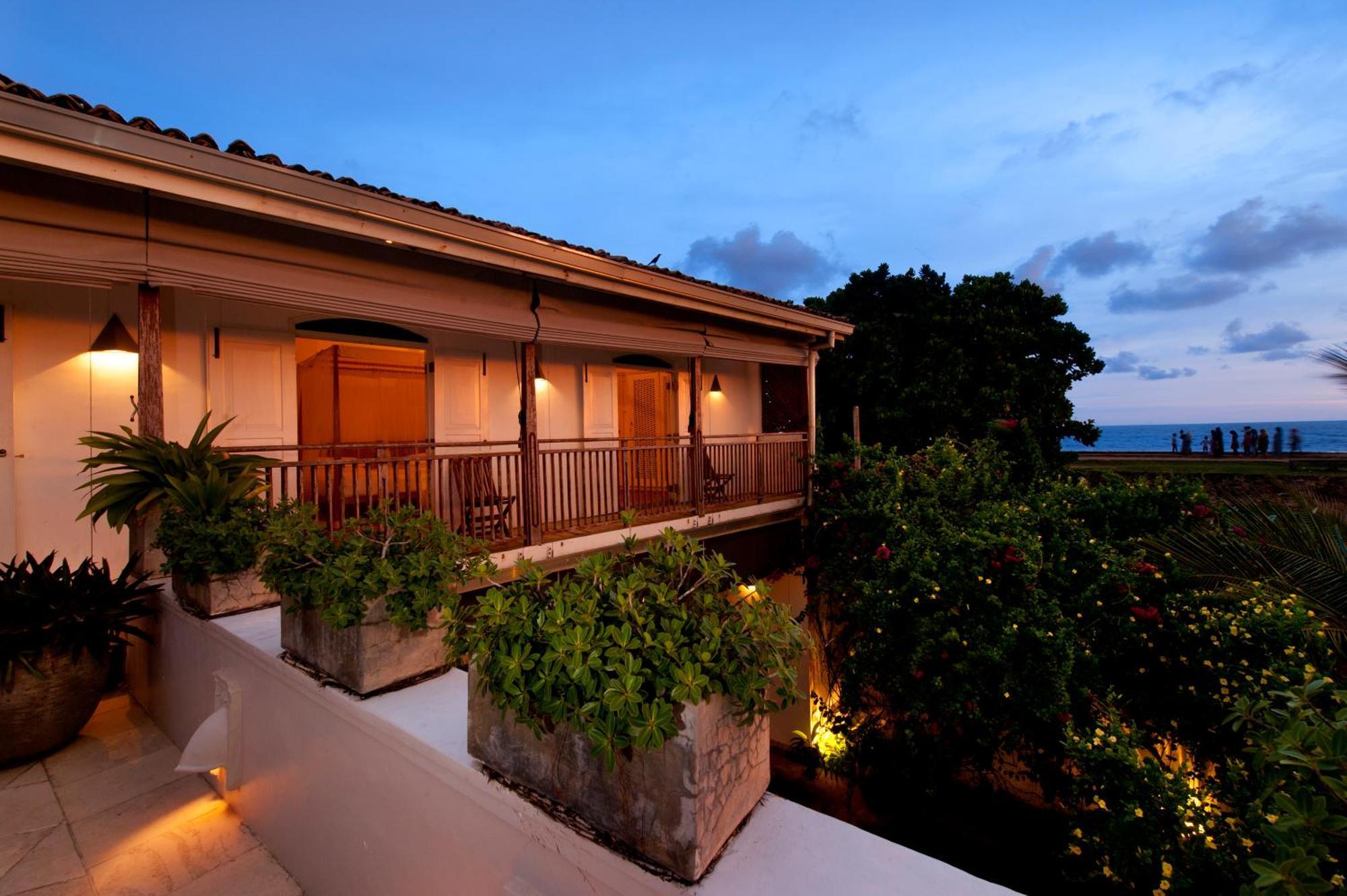 A 03 Bedroom Villa In Galle Fort With Roof Terrace & Pool Kültér fotó