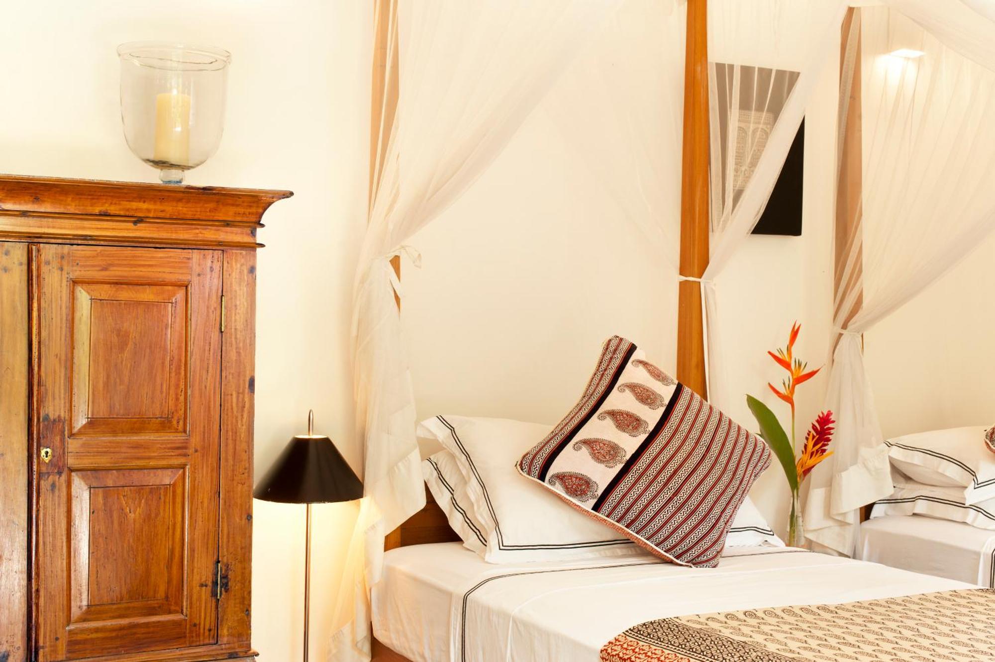 A 03 Bedroom Villa In Galle Fort With Roof Terrace & Pool Kültér fotó